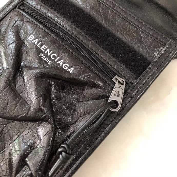 BALENCIAG巴黎世家 皮繩挎包 手機包 原版進口褶皺皮 數碼燙金logo 植鞣皮繩  BL1093